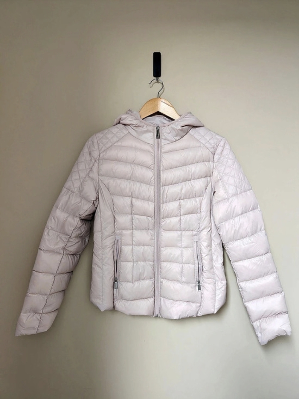 BCBG Generation Hooded Puffer Down Jacket in Pink Size Medium Like NWOT New